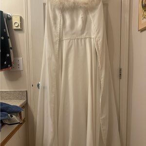 Elegant White Fur-Trimmed Women's Dress